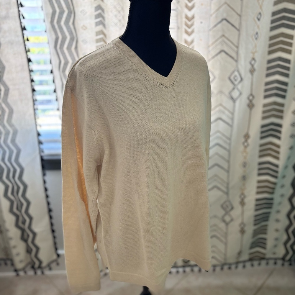 GAP Cream V-Neck Sweater Classic Knit Style